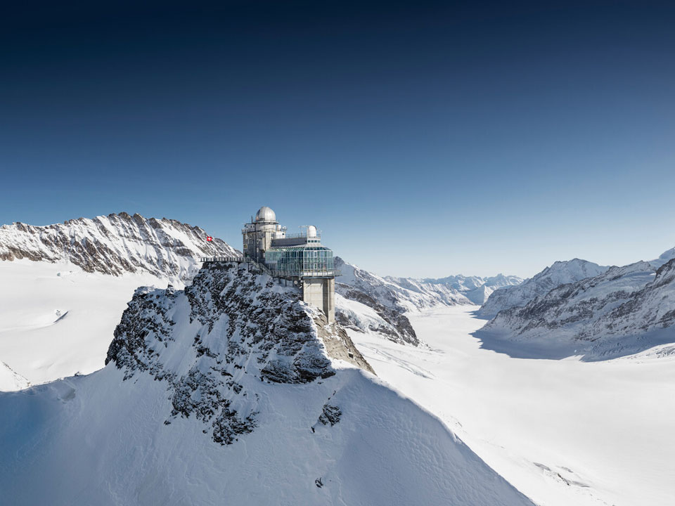 Das Top of The World Gebäude auf dem Gipfel des First, in der Nähe des Bodmi Wanderhotel im Skigebiet Grindelwald